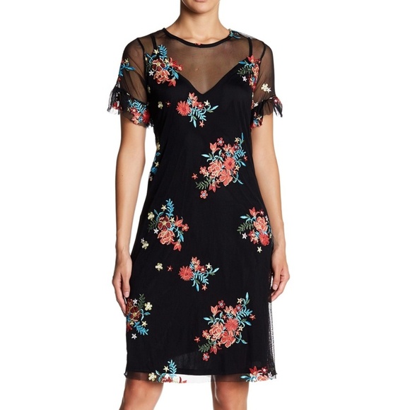Embroidered Short Sleeve Sheath Dress - Picture 1 of 8